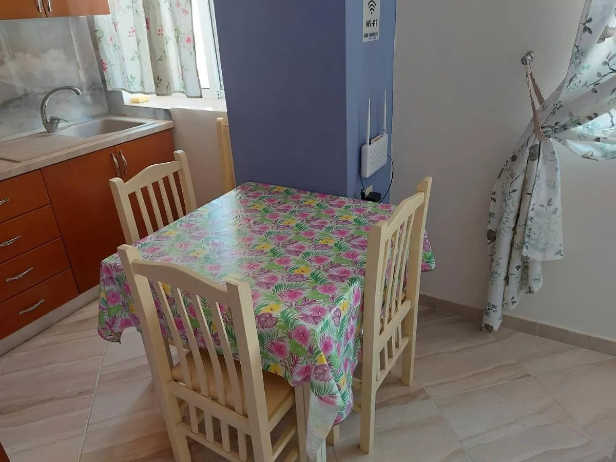 Apartment Leandro Ksamil Albania